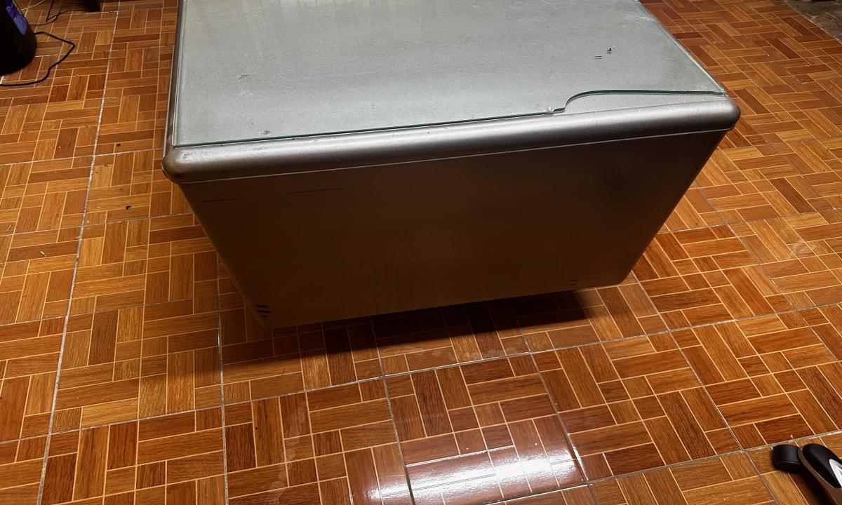 VENDO ESCRITORIO METALICO BUENAS CONDICIONES